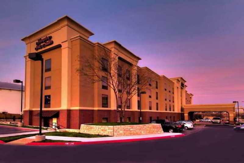 Hampton Inn And Suites San Antonio Airport Esterno foto